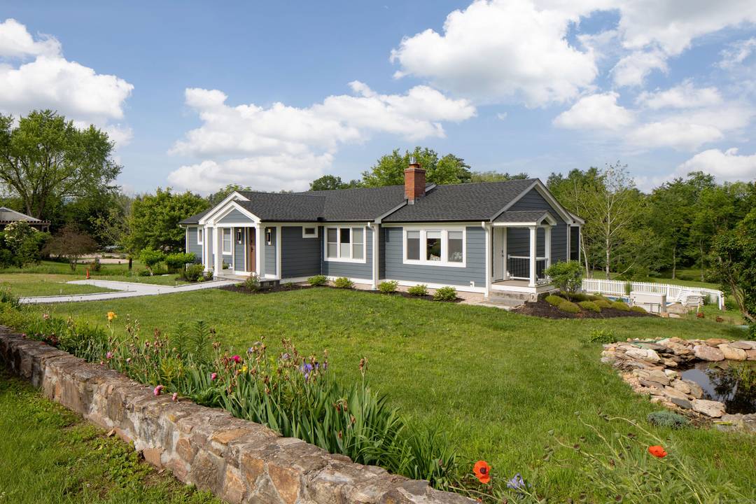 CANAAN VALLEY LUXURY FULLY FURNISHED TURNKEY LIVING The total renovation of this beautifully located single level home, rebuilt from the foundation up in 2024, has been done with unparalleled taste ...