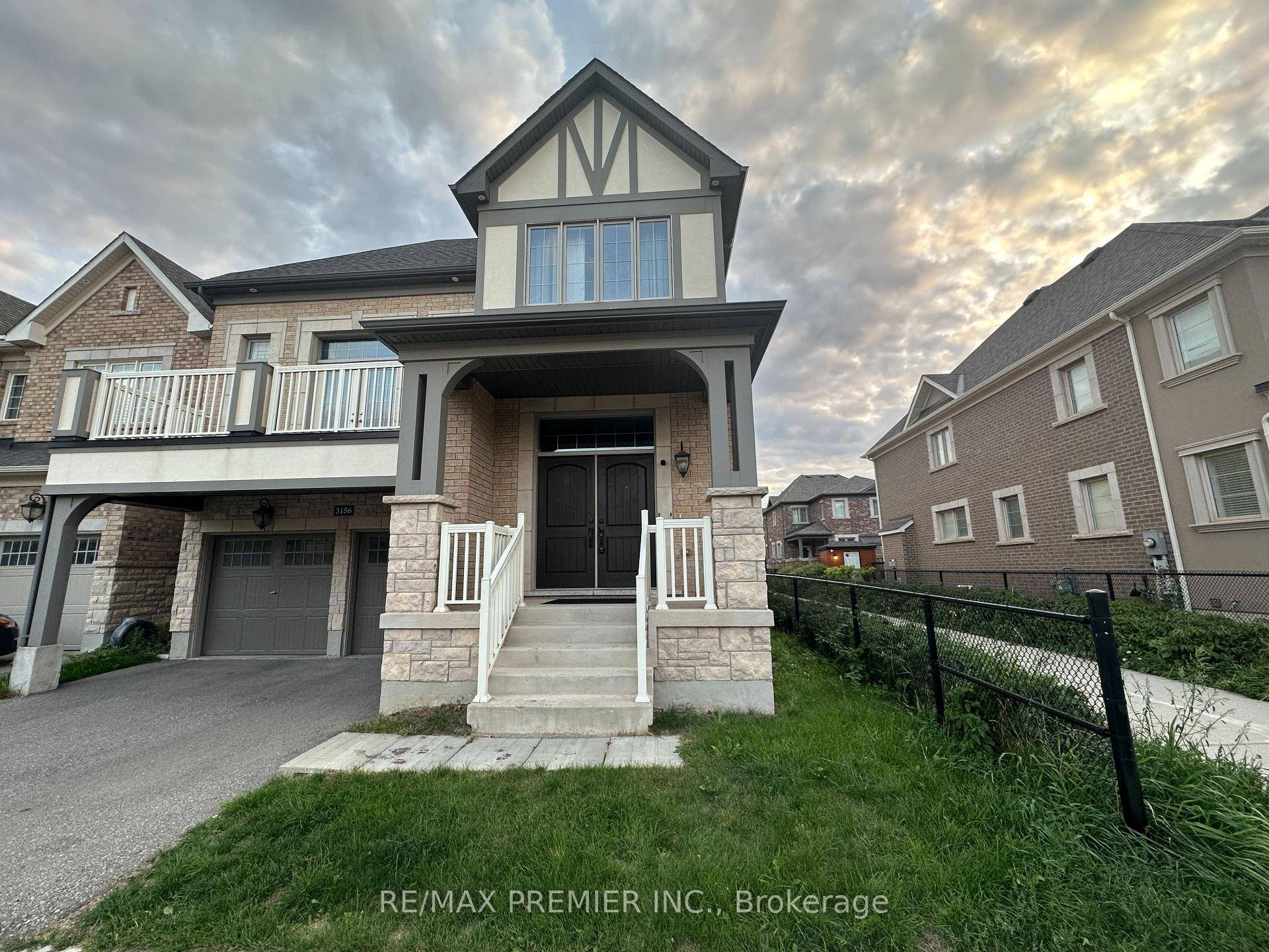 4 BED Room Beautiful Home on Premium Lot.