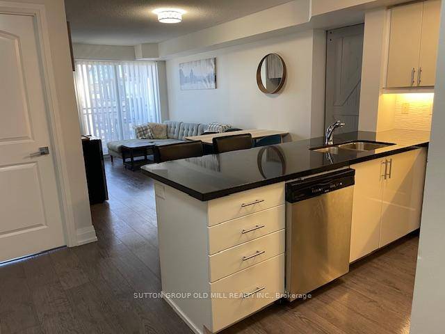 Beautiful and spacious 1 Bedroom Den, 1.