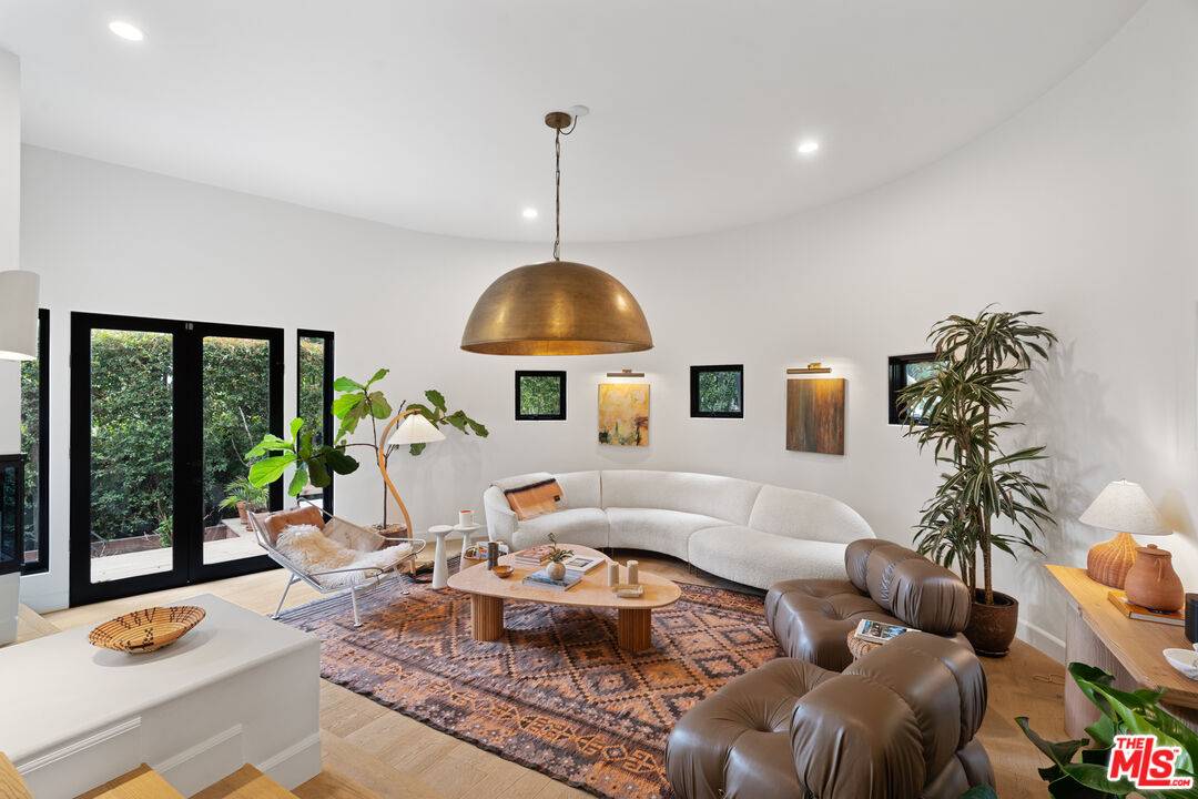 2065   Watsonia Ter 3BR Hollywood Hills East La