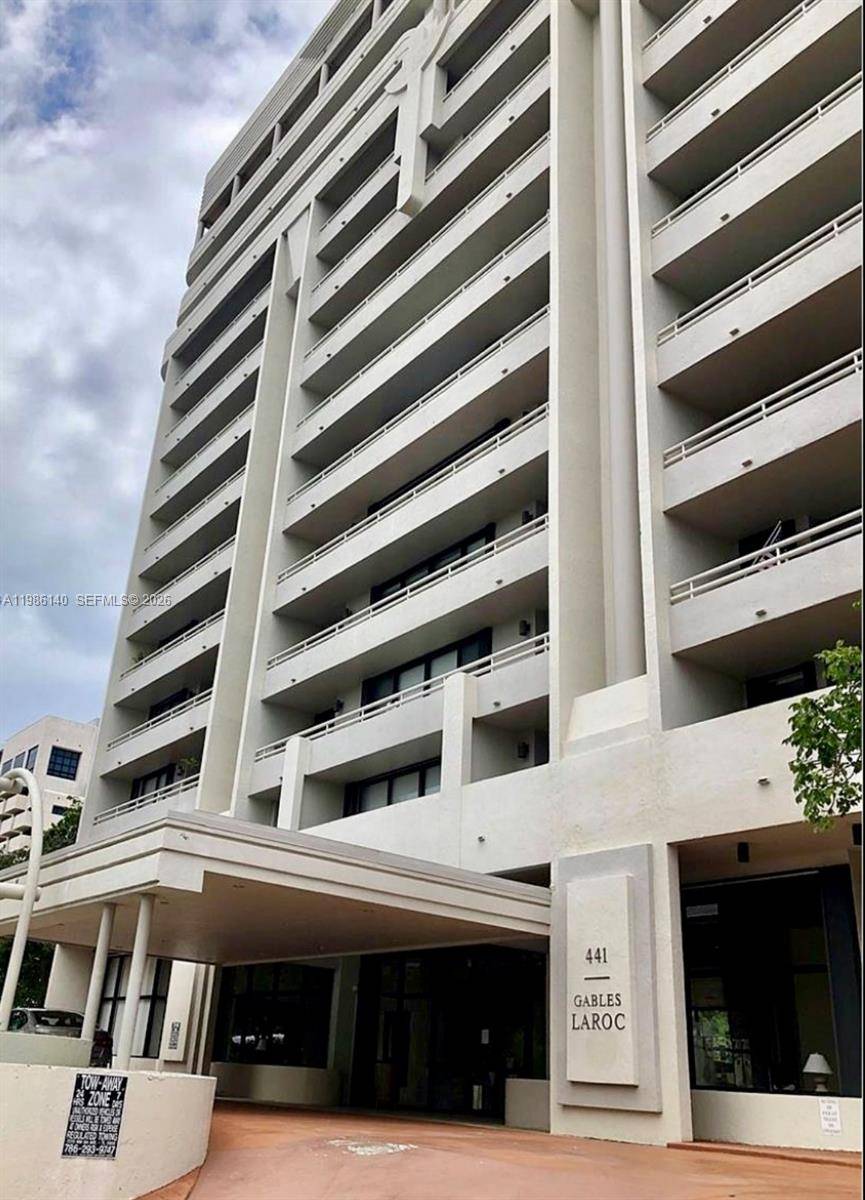 New Listing Gables La Roc Boutique Living in Coral Gables Live in one of the most desirable boutique buildings in Coral Gables.