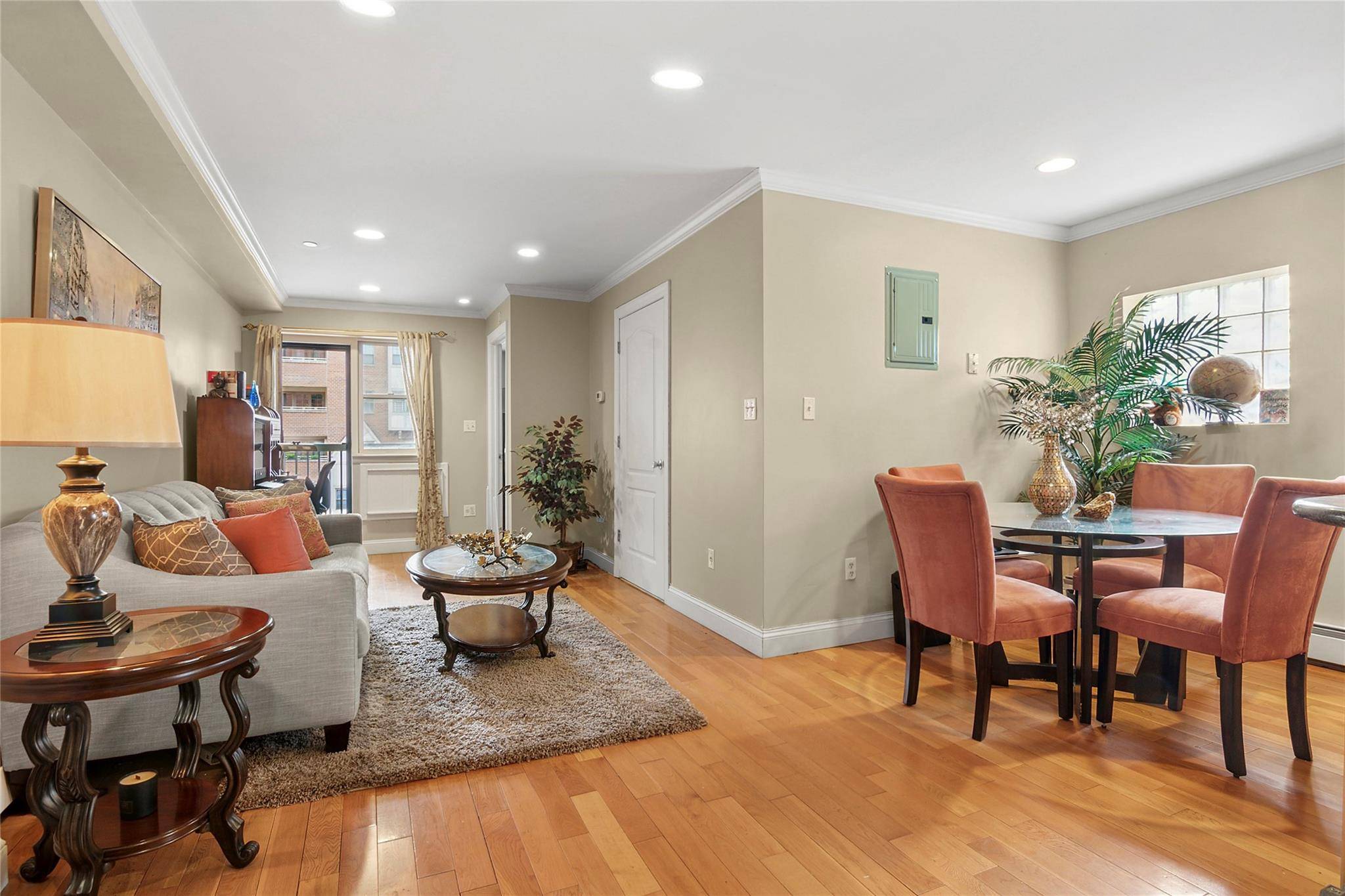 Welcome to the Century Condominium Complex in vibrant Kew Gardens !