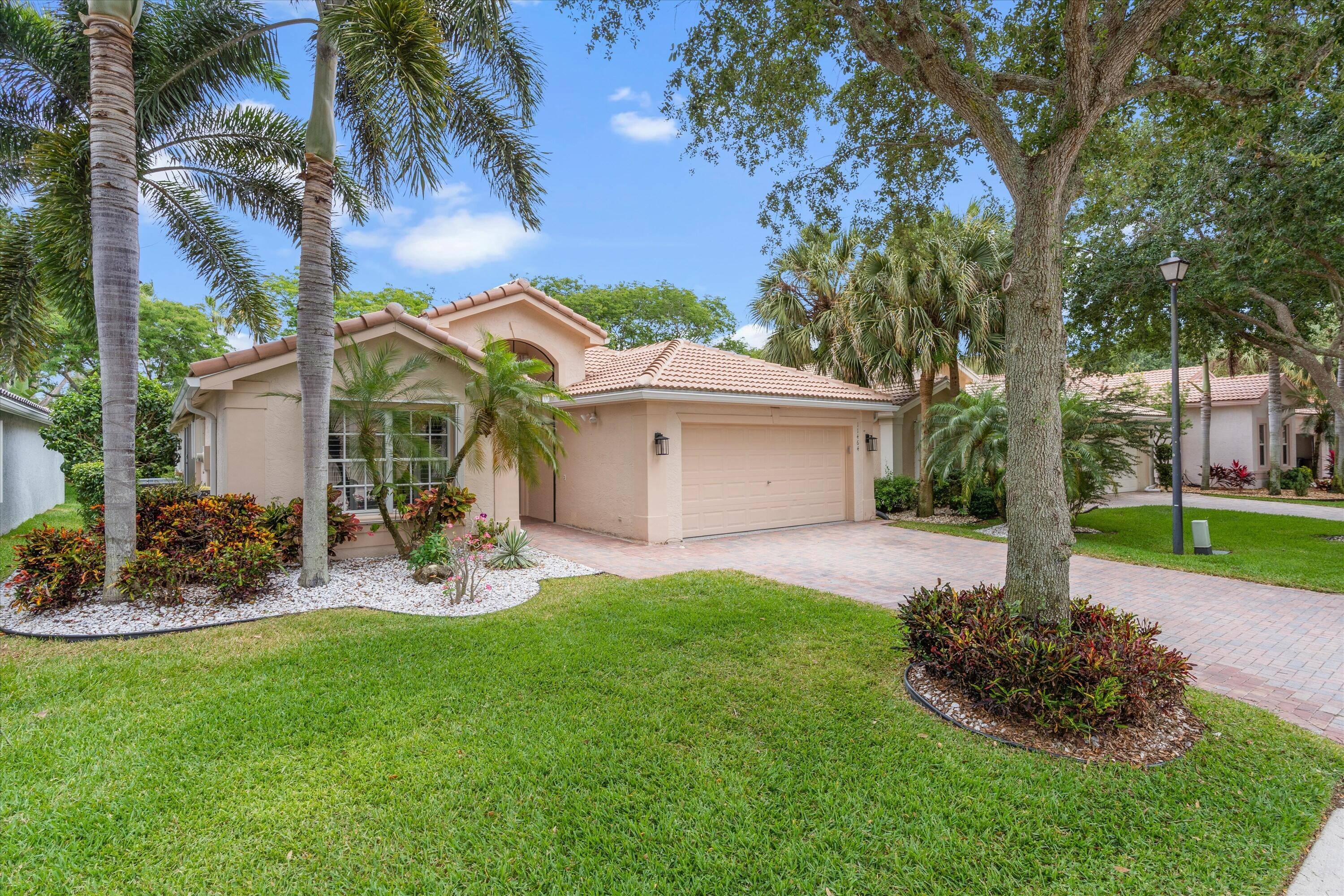 MOTIVATED SELLER MUST SEE FULLY RENOVATED.