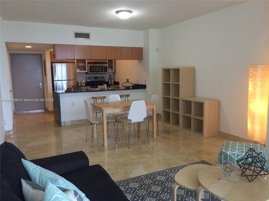 Experience Modern City Living in this Bright 1 Bed, 1 Bath Condo located in one of Miami s most desirable neighborhoods Edgewater.