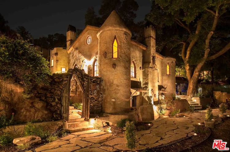 8978   Wonderland Ave 3BR Hollywood Hills East La