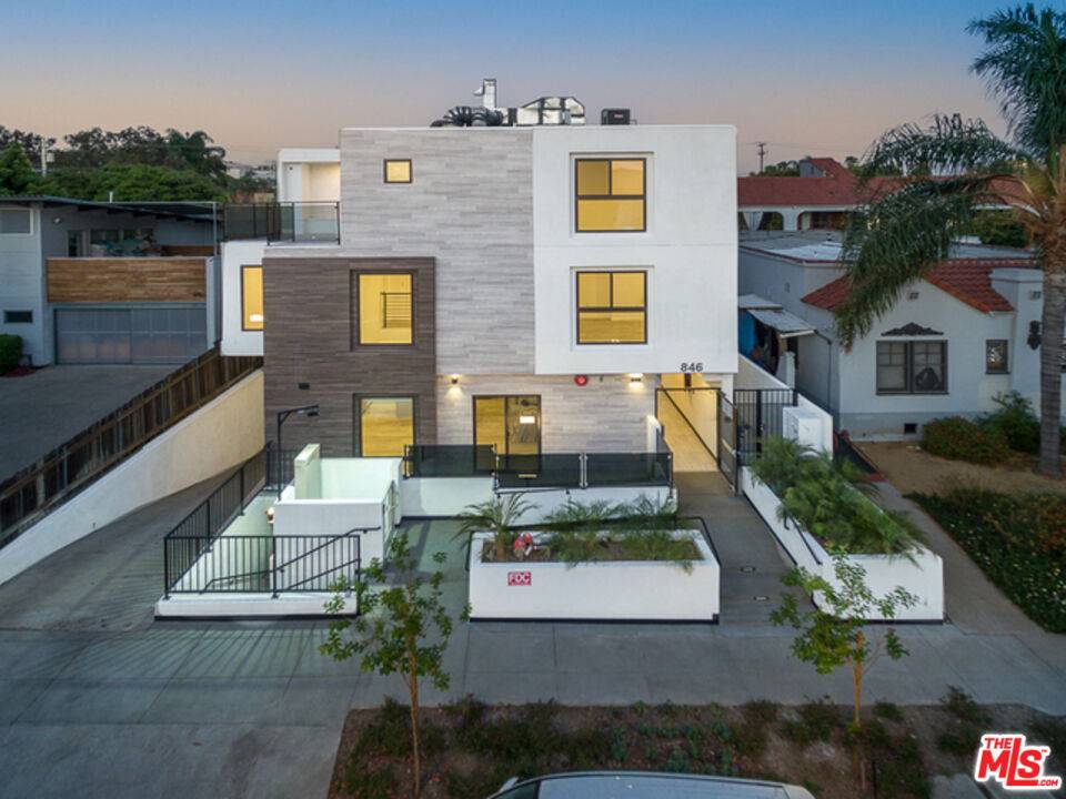 846 N Alta Vista Blvd 3BR Hollywood Hills East La