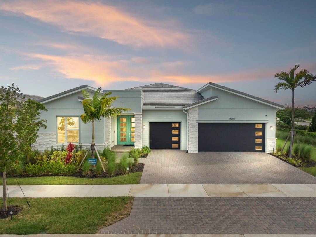 Luxury Living in Seville A Rare Corner Homesite with Long Lake ViewsImpeccably crafted in 2024, this elegant residence showcases refined finishes, timeless design, and one of Seville's most desirable corner ...