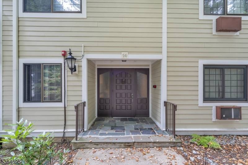 Welcome to Foxwood. Nestled in this quiet, serene community with beautiful views and amenities, this is your chance to own a home close to dining, major highways, and shopping.