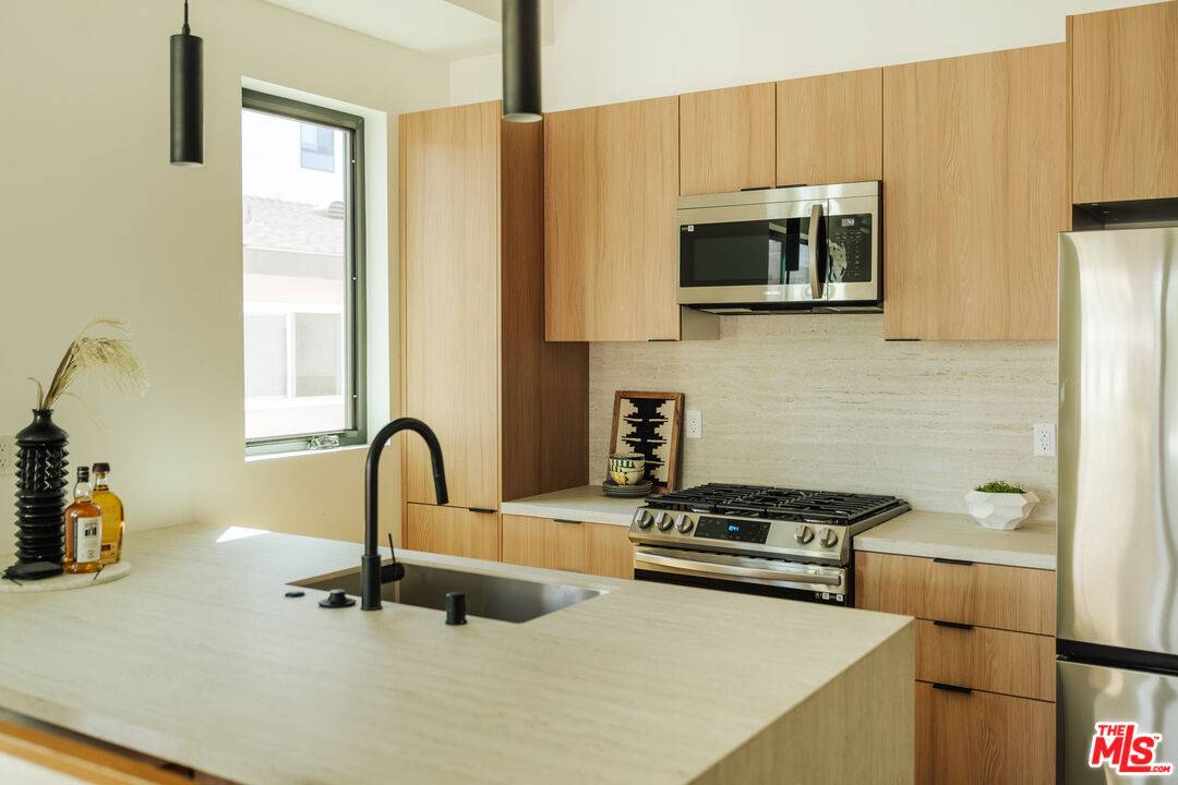 1343 S Ogden Dr 5BR La