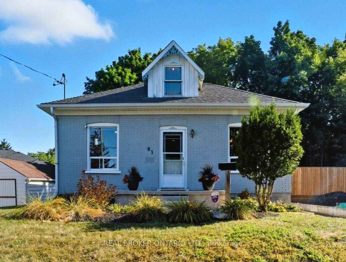 Welcome to this charming one and a half storey home in the heart of Hespeler, just a short walk to shops, restaurants, scenic trails, and 401 access.