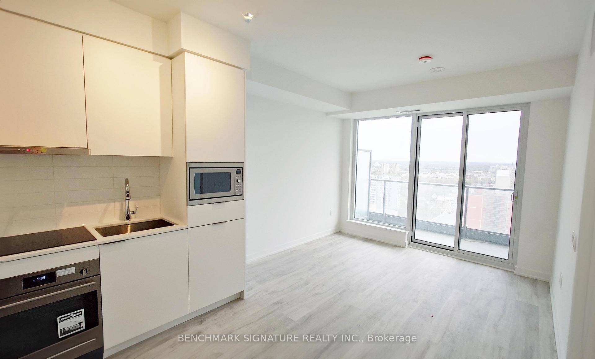 LOCATION, LOCATION LOCATION Stunning 1 1 Condo at located at Yonge Finch, heart of North York !