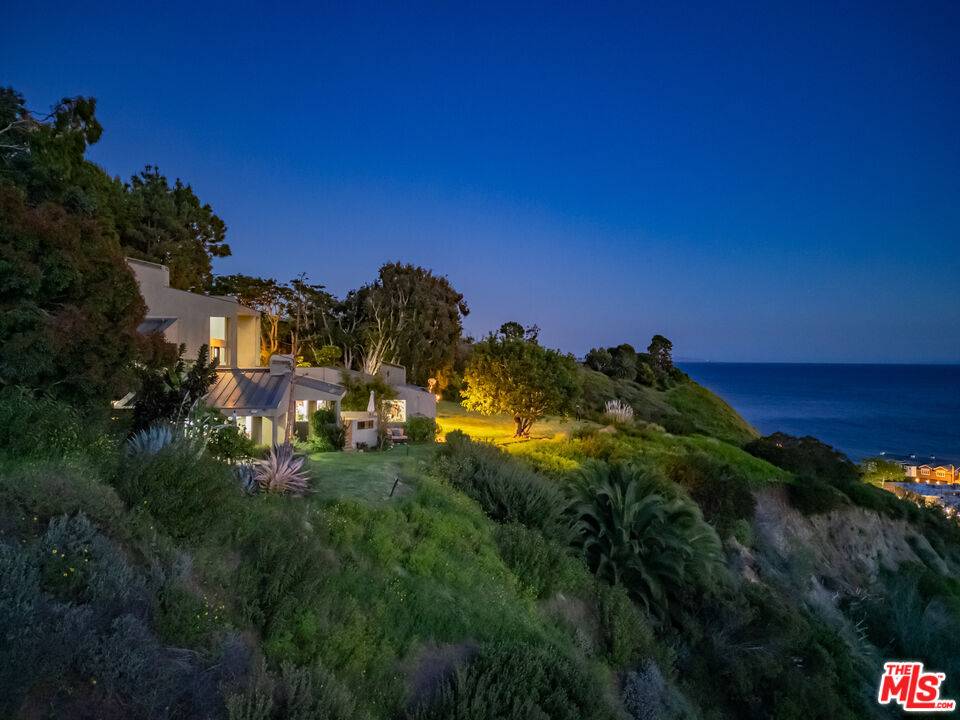 3929   Villa Costera 4.0 Malibu LA