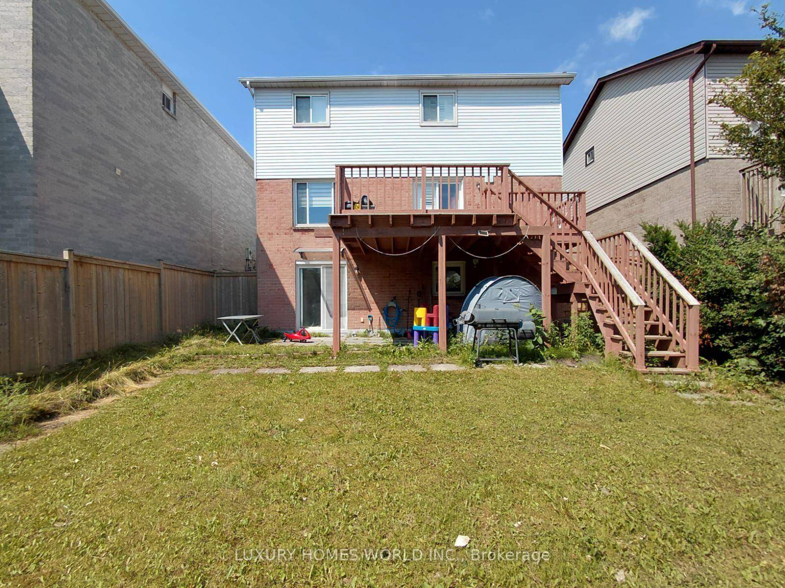 Bright, Legal 2 Bedroom Walkout Basement Apartment With Separate Entrance With Parking On A Quiet Street.