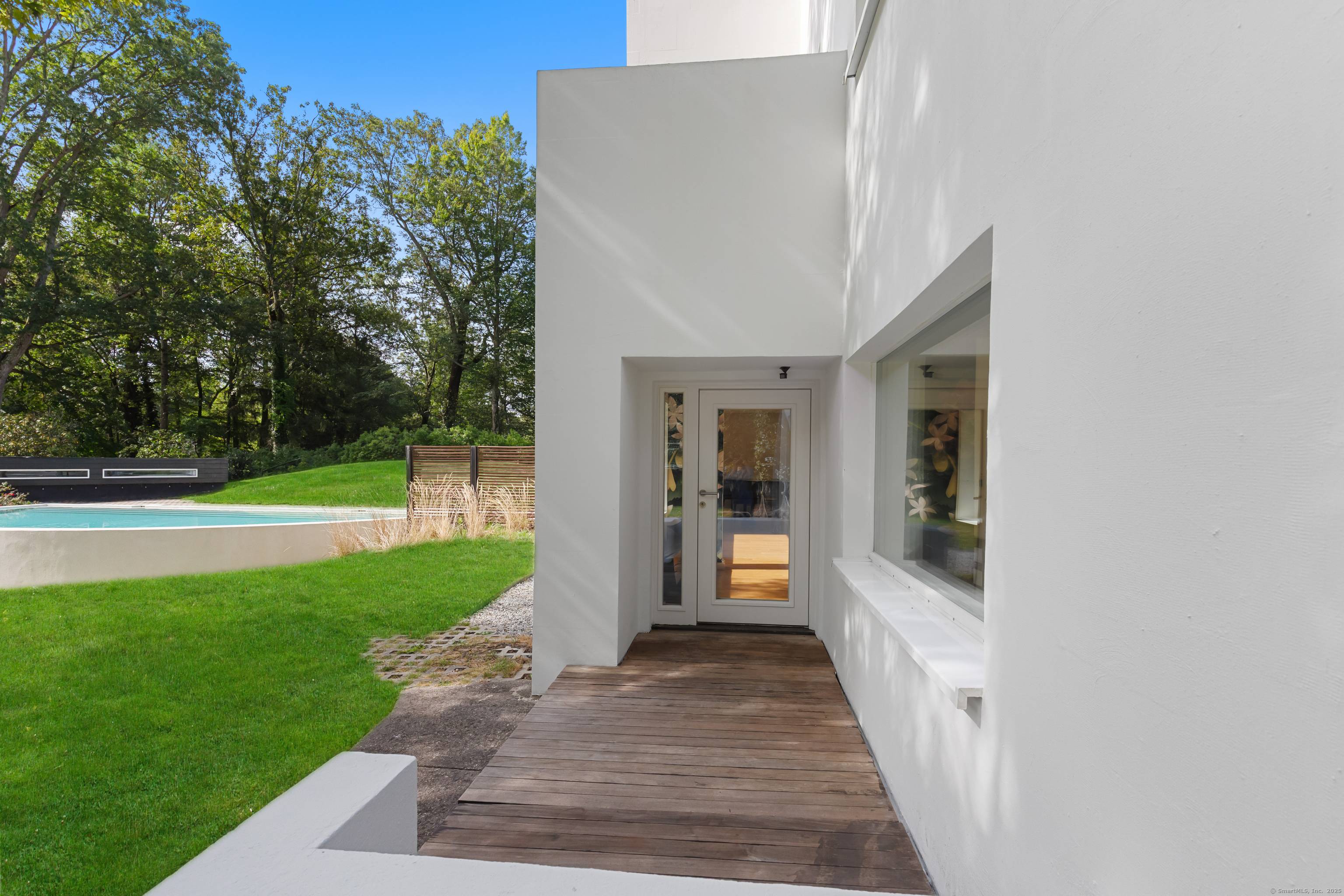 A sexy modernist concrete retreat designed by Frank Lloyd Wright protege Francis Barry Byrne, this home is a masterwork of form, function, and sustainability.