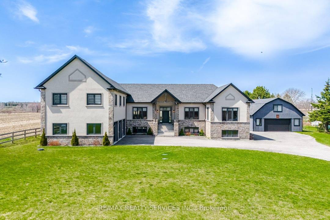 Custom Built 1. 5 Storey Detached Home 2021 Situated on 1.