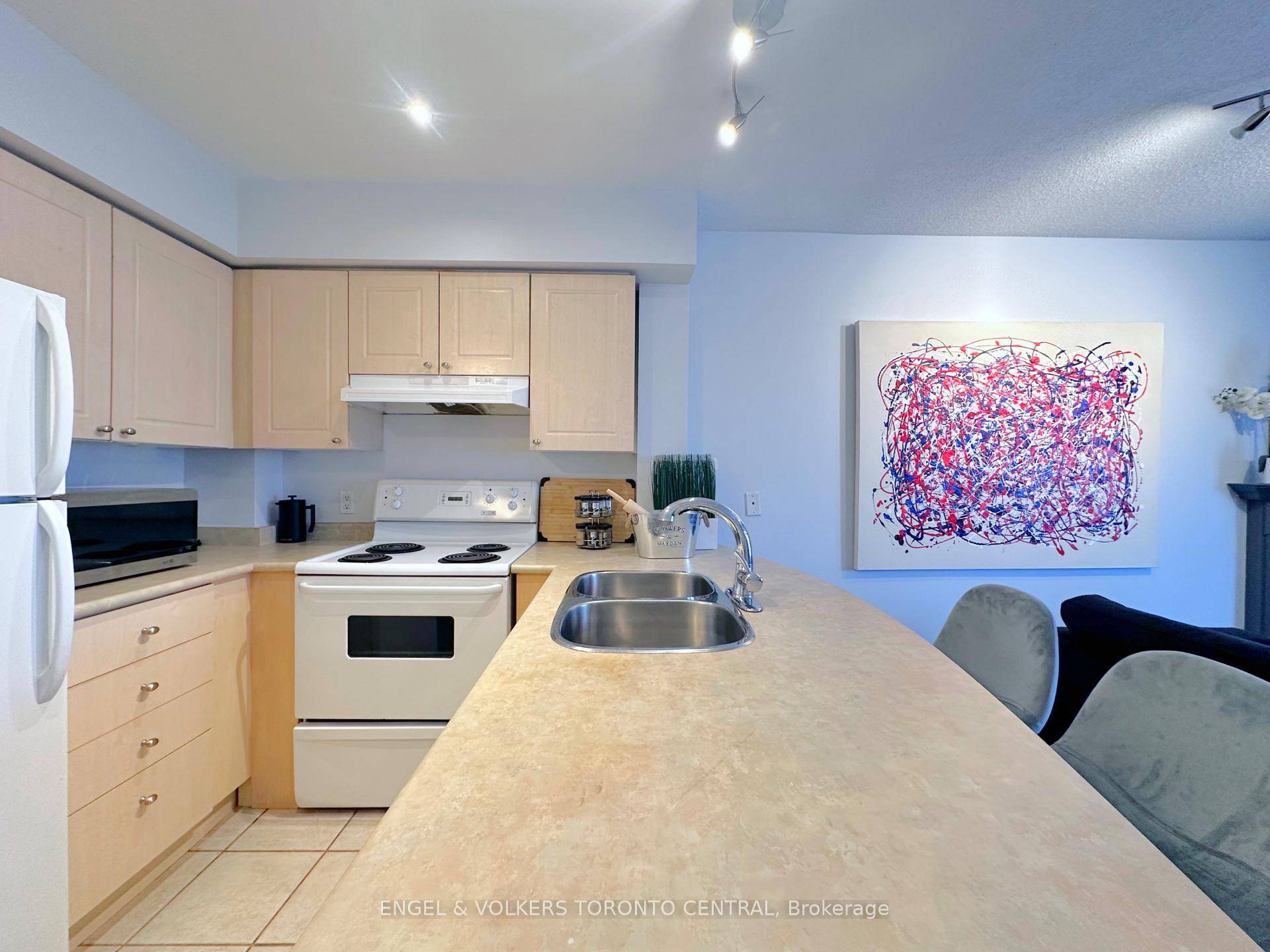 Welcome to 603 12 Sudbury Street in the heart of Liberty Village.
