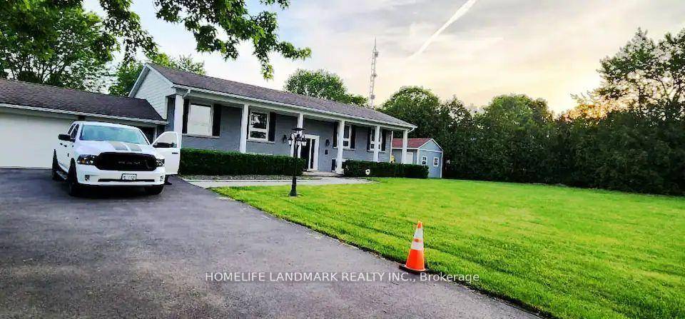 Rare Opportunity To Live In The Perfect Balance Between Rural Living amp ; City Amenities !