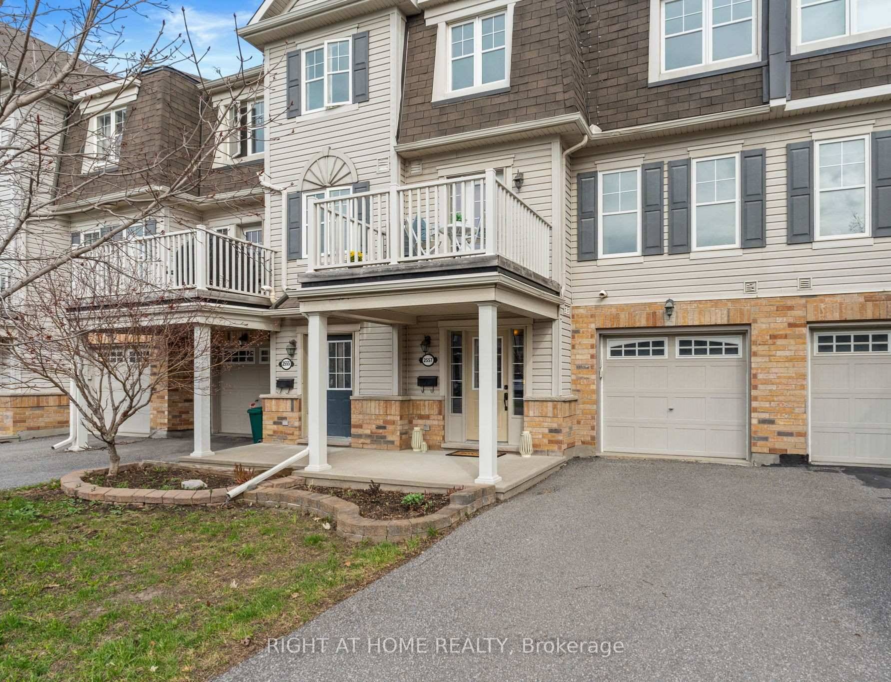 No condo fees here ! Welcome to this beautifully sun filled two bedroom townhome in the peaceful and family friendly Barrhaven Heritage Park.