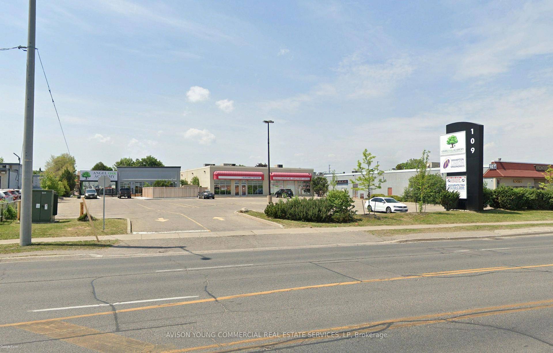 Conveniently located in Central Brampton, with close proximity to many amenities including, restaurants, cafes, shopping and recreational facilities.