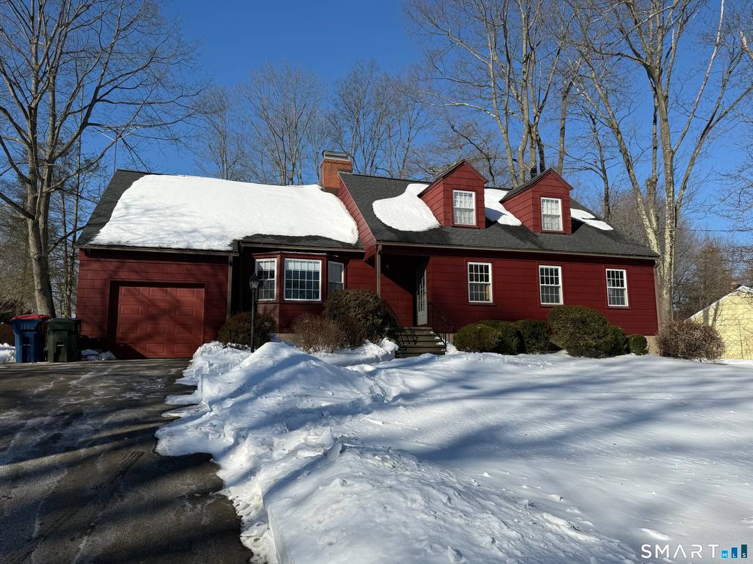 Set in Lower Trumbull's Long Hill neighborhood near award winning Jane Ryan Elementary, this Craftsman Style Colonial Cape is located on a quiet street with convenient access to the town's ...