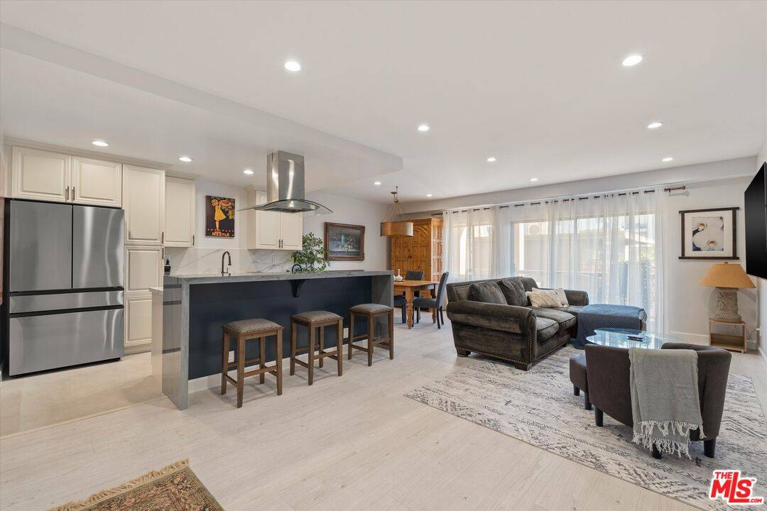 622  S Barrington Ave 2BR Brentwood La