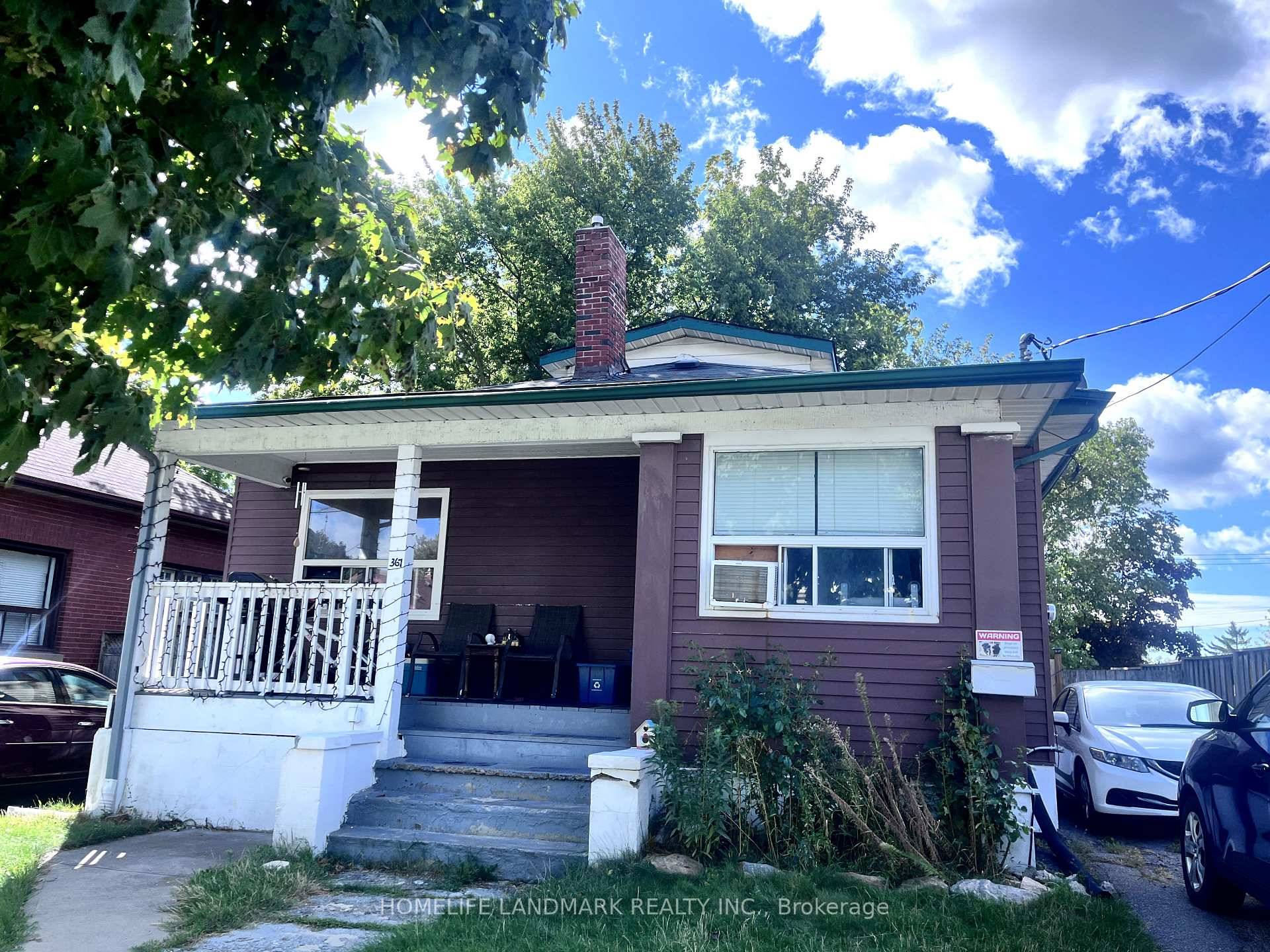 Prime Oshawa Investment or First Time Buyer Home !