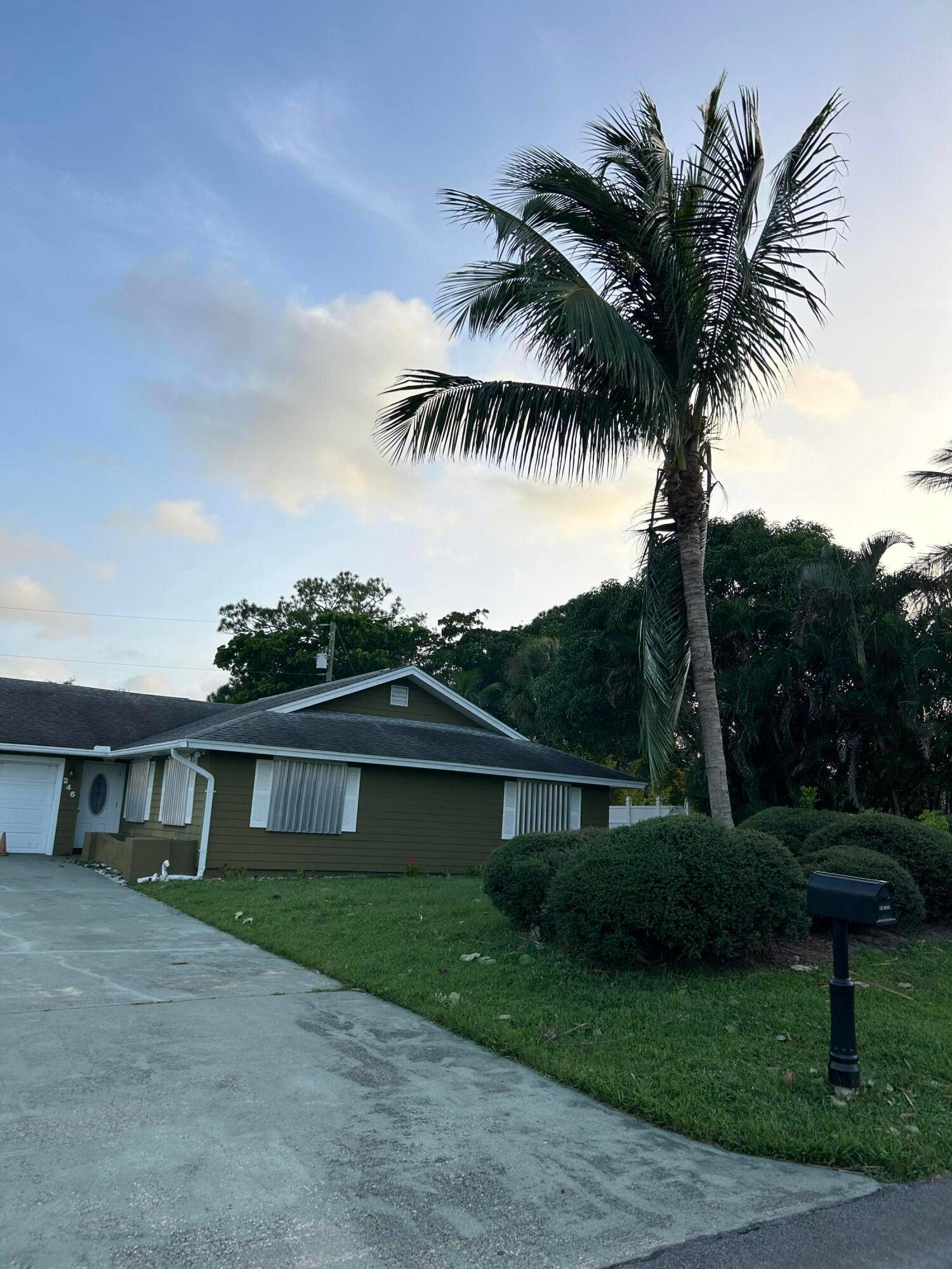 Exquisite 3 2 pool home in the heart of Stuart.