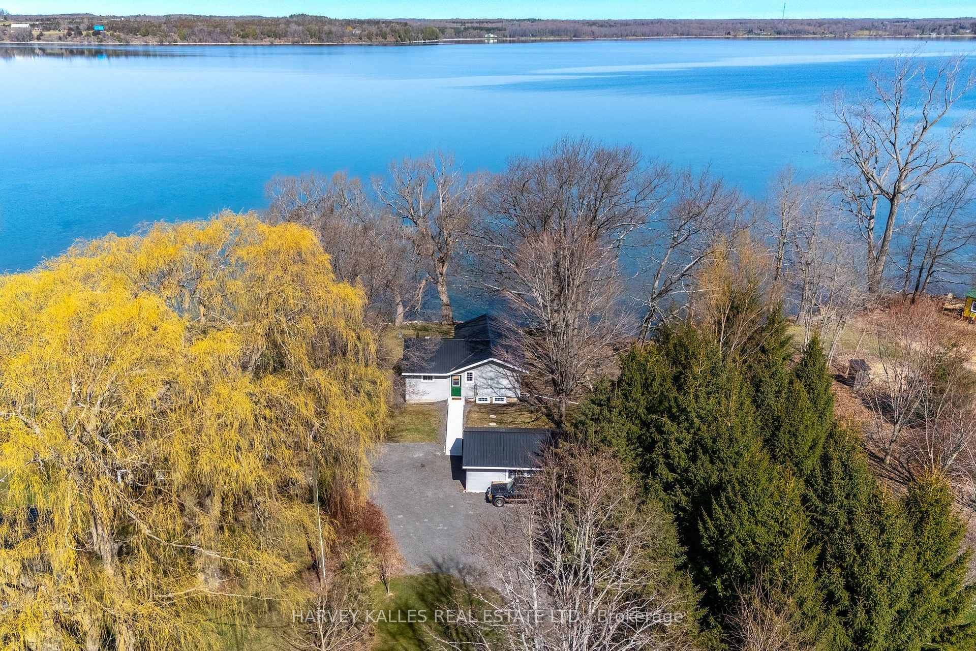 Waterfront Living in Prince Edward County !