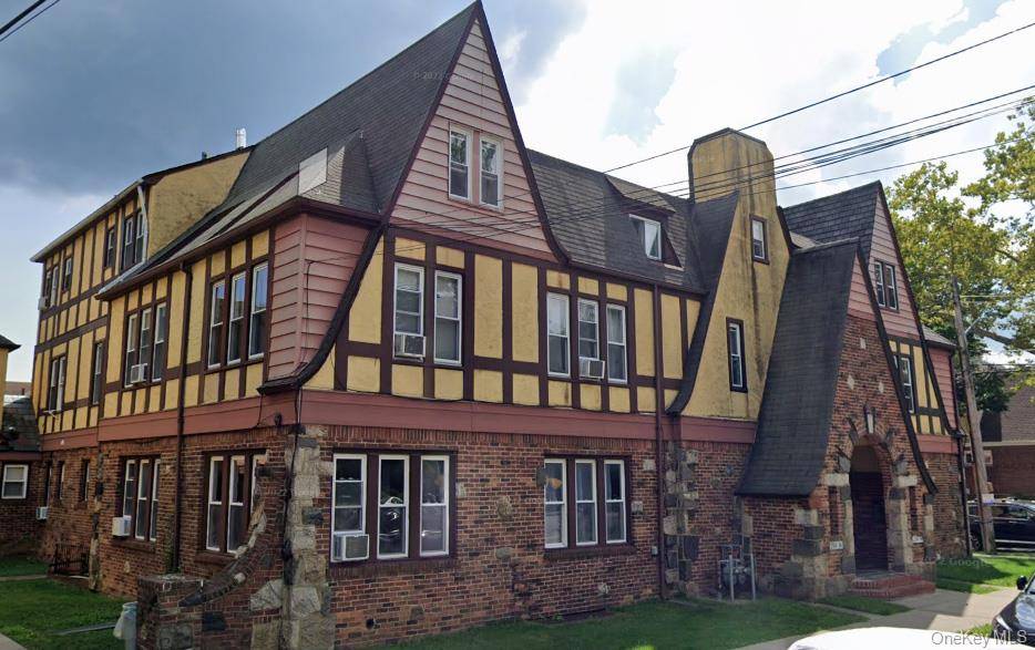 Amazing Opportunity ! ! Great Location !