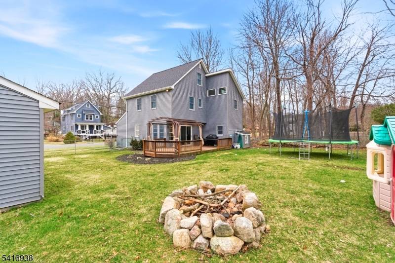 Welcome to this charming 3 bedroom, 2.