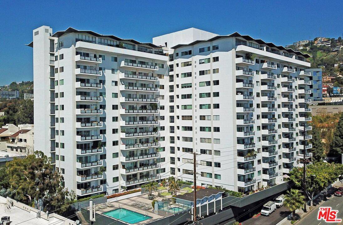 1155  N La Cienega Blvd 1BR Sunset Strip La