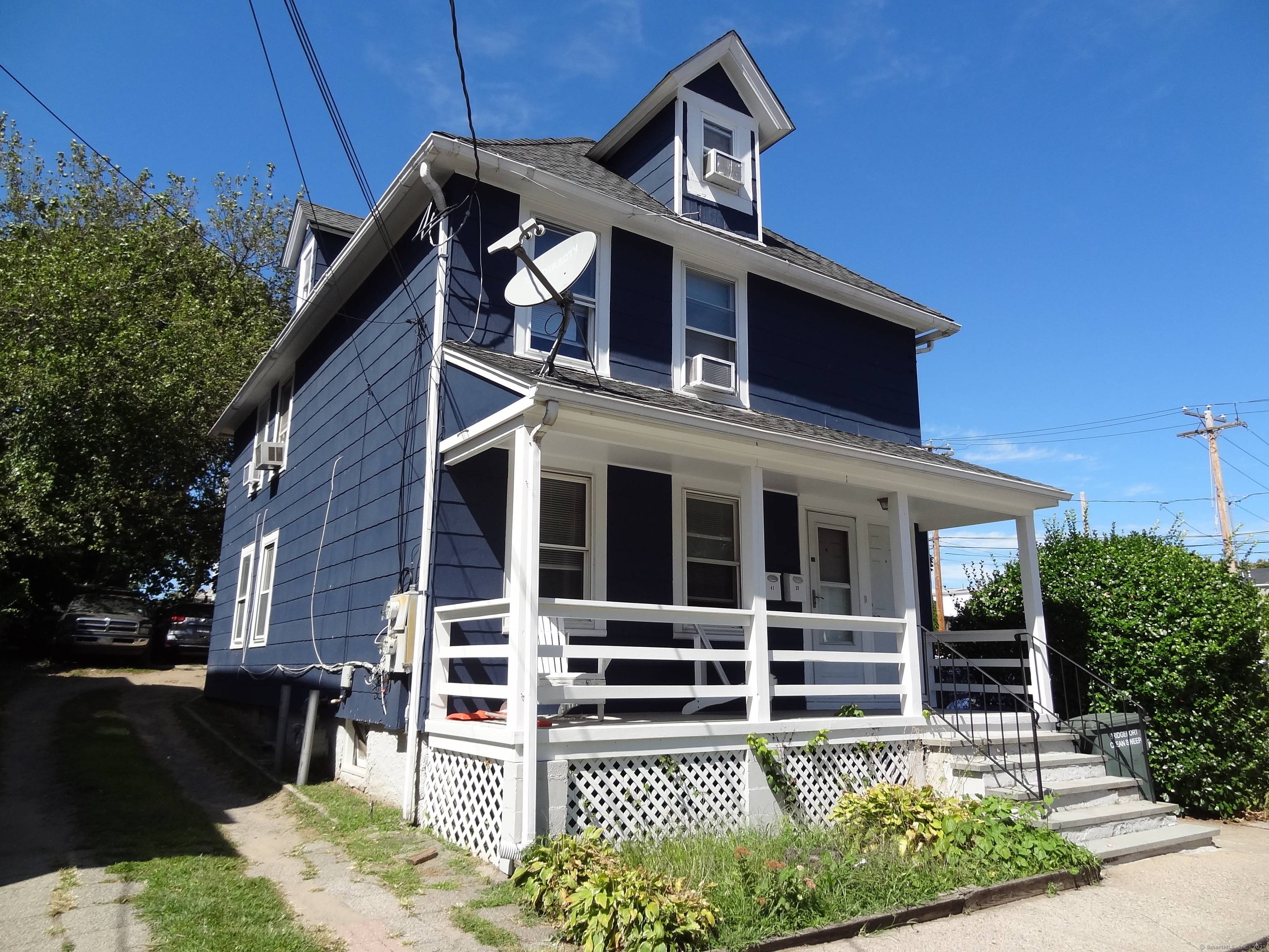 Well maintained and updated two family home conveniently located in walking distance to the Black Rock Train Station, Restaurants, Pubs, Music Venues, Waterfront Social Clubs, St.