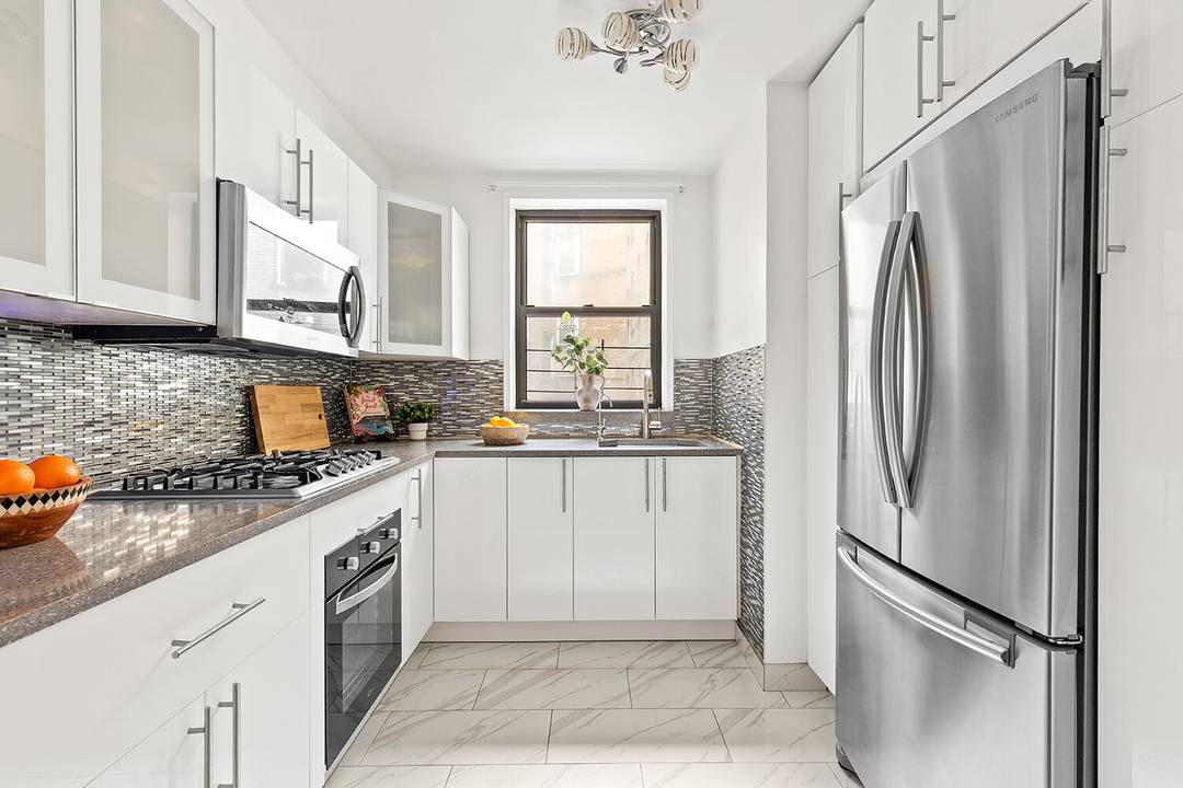 ALL OPEN HOUSES ARE BY APPOINTMENT ONLY Oversized Two Bedroom Kensington Stunner This spacious, stylishly updated two bedroom, one bath co op is set one floor above ground in an ...