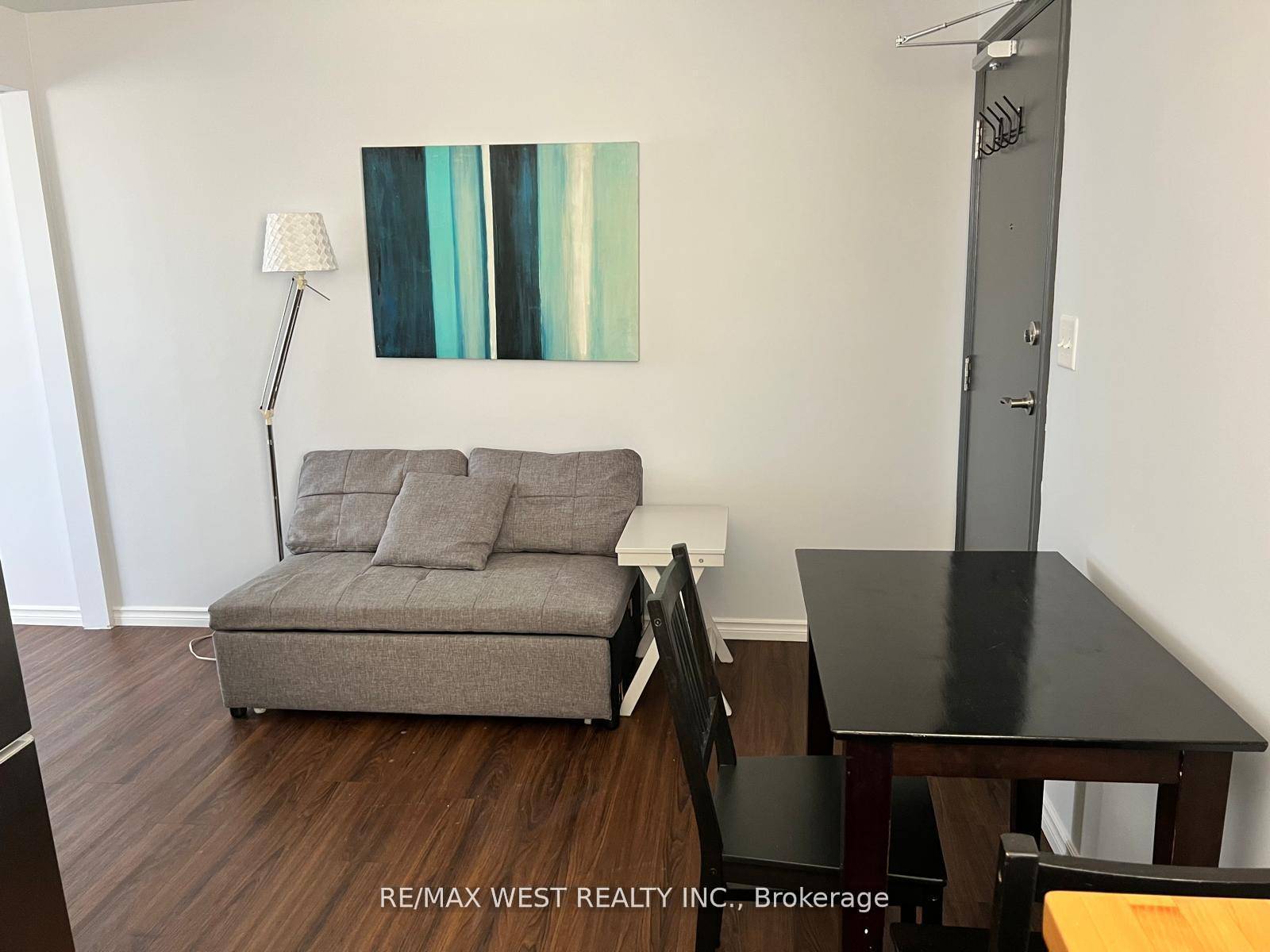 Cozy 1 Bedroom Apartment with Walkout to Shared Patio and Brand New Appliances Located in the friendly Alderwood neighborhood, this charming apartment is just minutes from the beautiful Etobicoke Valley ...
