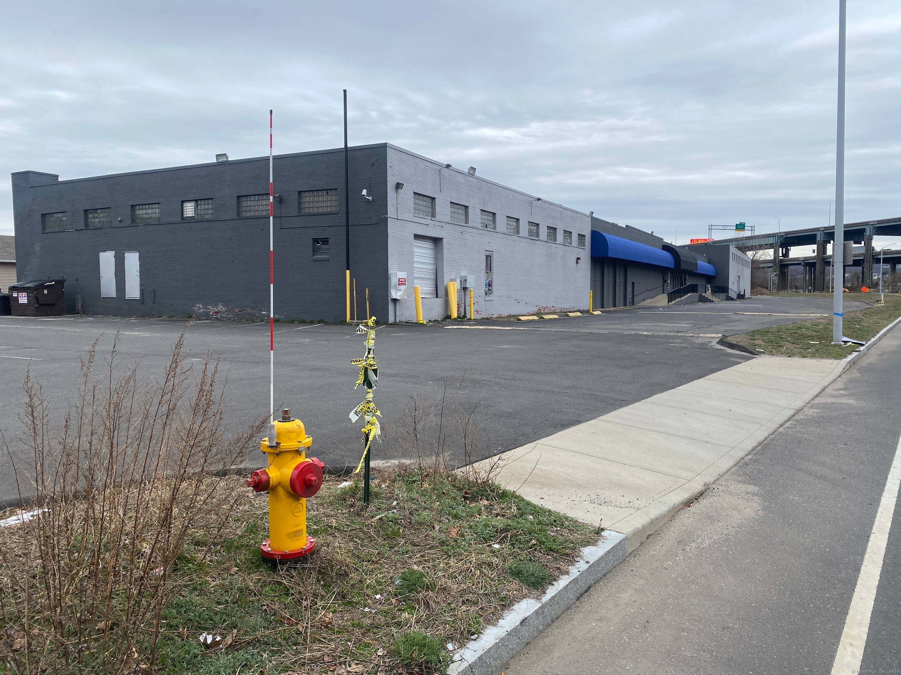Redevelopment opportunity for this 1.