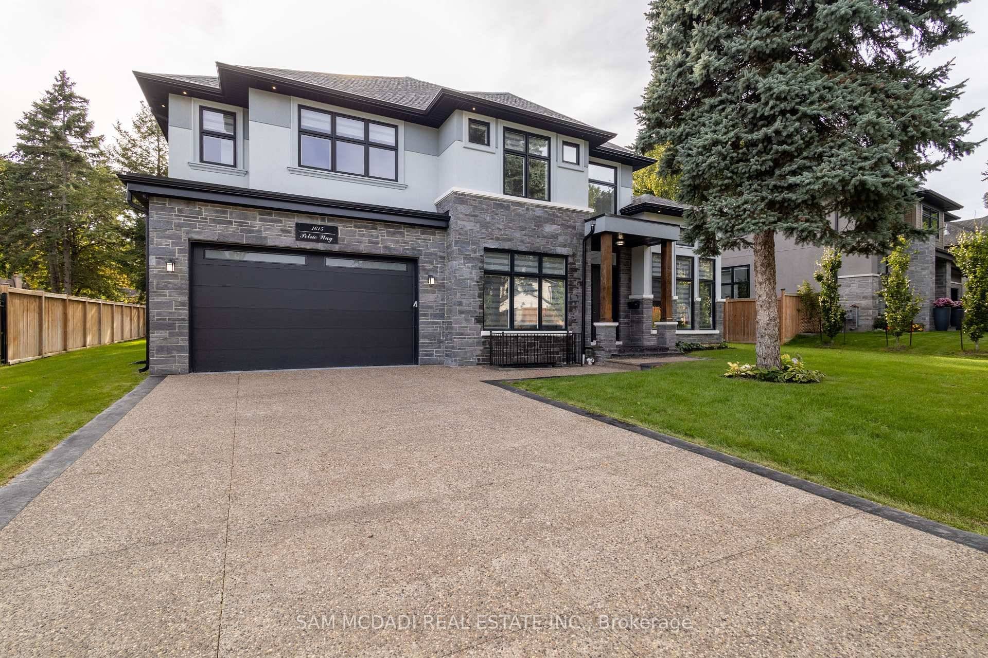 Welcome to your dream home, a magnificent 3, 648 sq ft basement luxury property nestled in a highly sought after pocket of Clarkson near the lake.