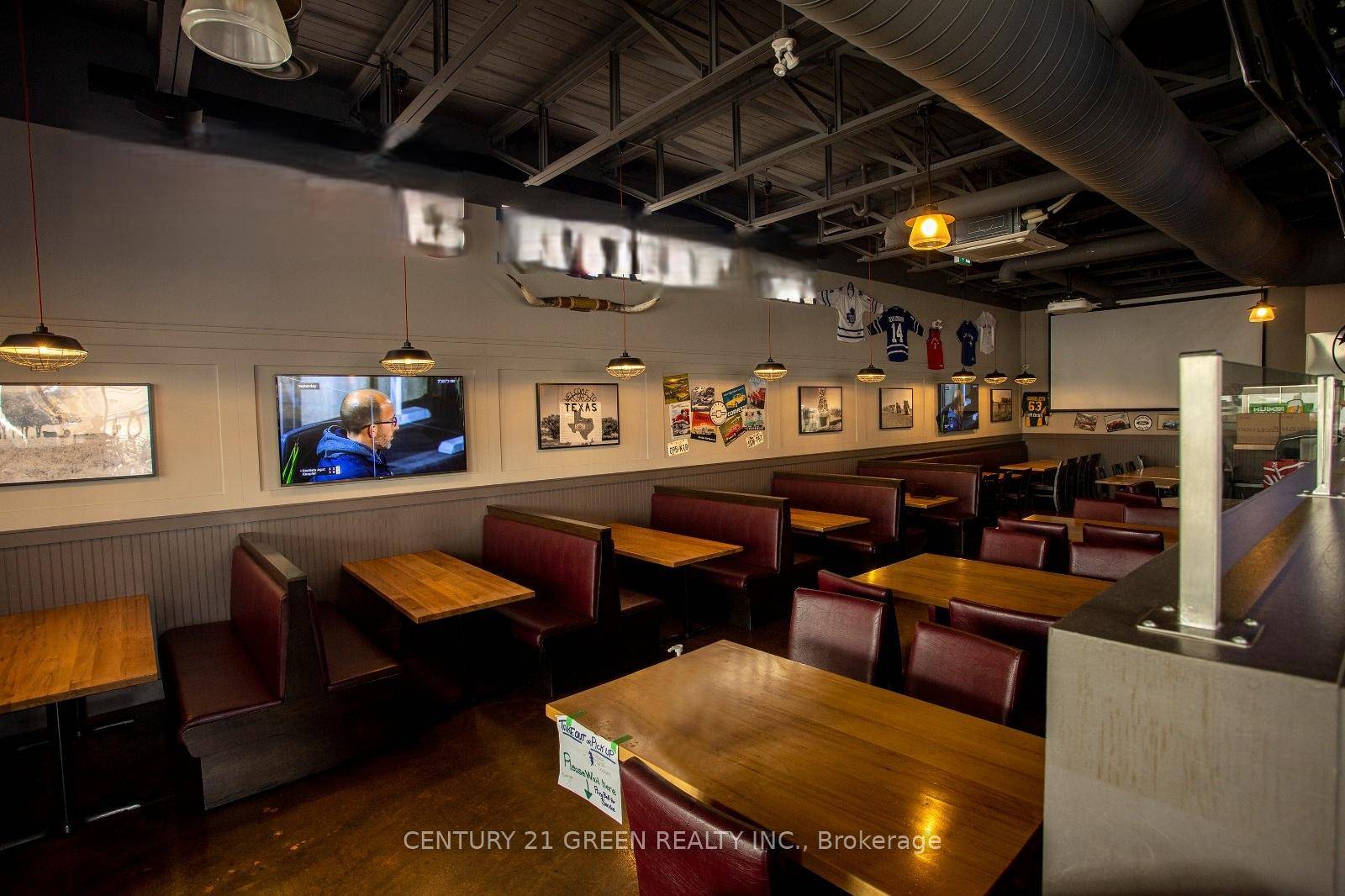 Premium Quality Bar and Restaurant Business for Sale in Mississauga Applewood Shopping Plaza ; Huge Patio !