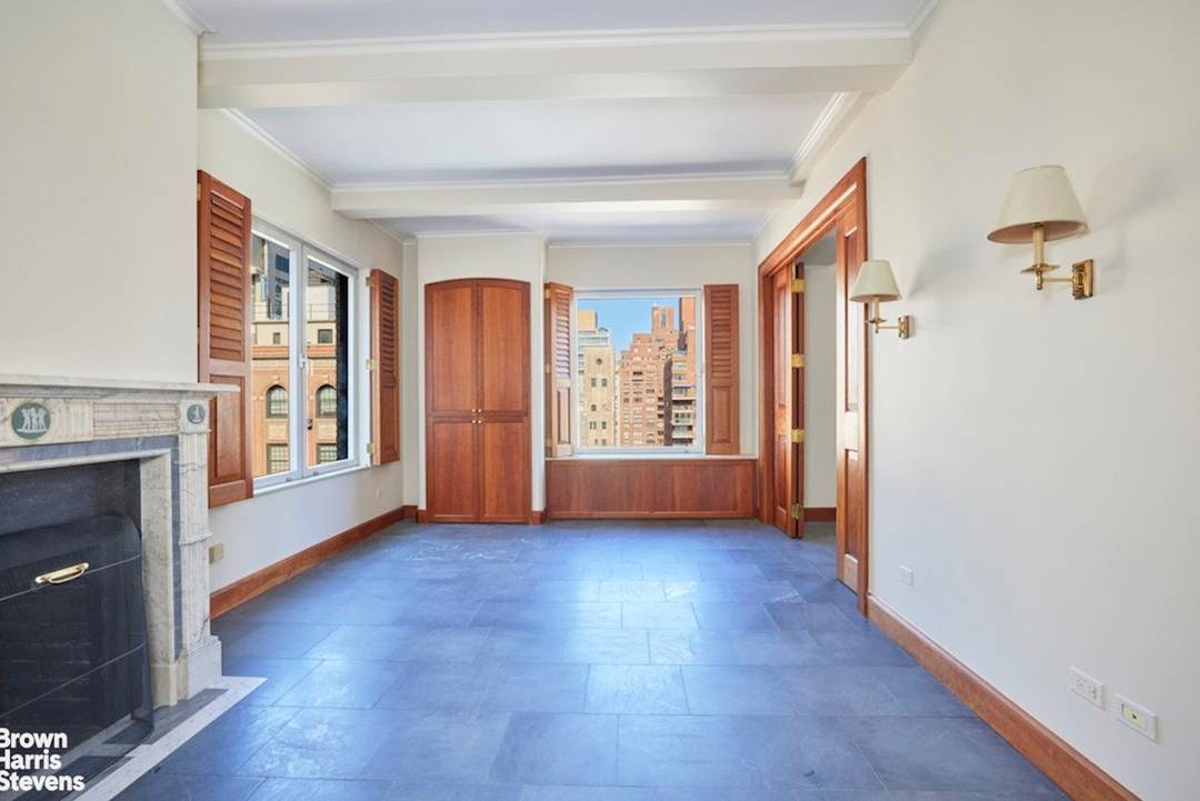 High on the 11th floor, this handsome A line apartment faces west overlooking beautiful historic townhouses.