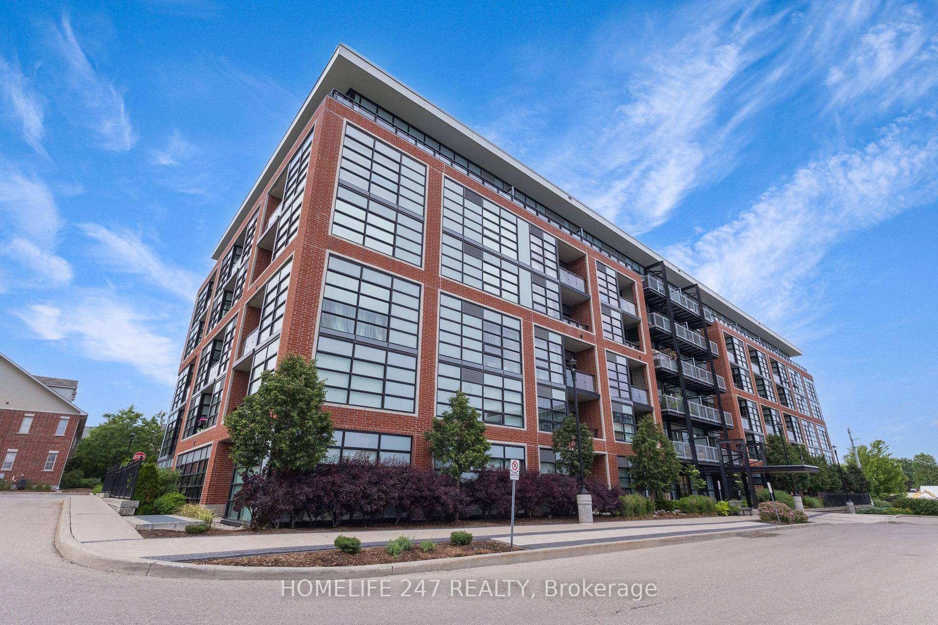 Bright amp ; Spacious 2 Bedroom Condo Victoria Common, Kitchener Windows in every room Huge balcony Overlooking green space Perfect for First Time Buyers amp ; Savvy Investors !