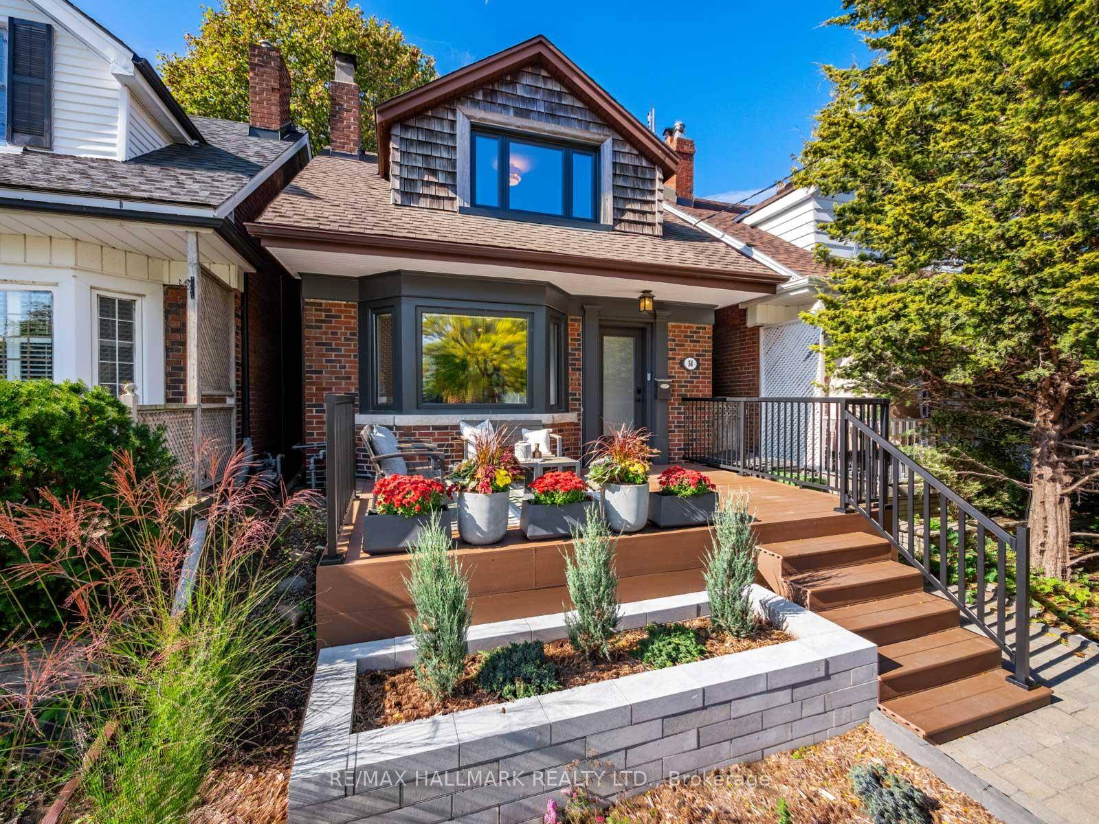 At 54 Avonlea, you can have it all !