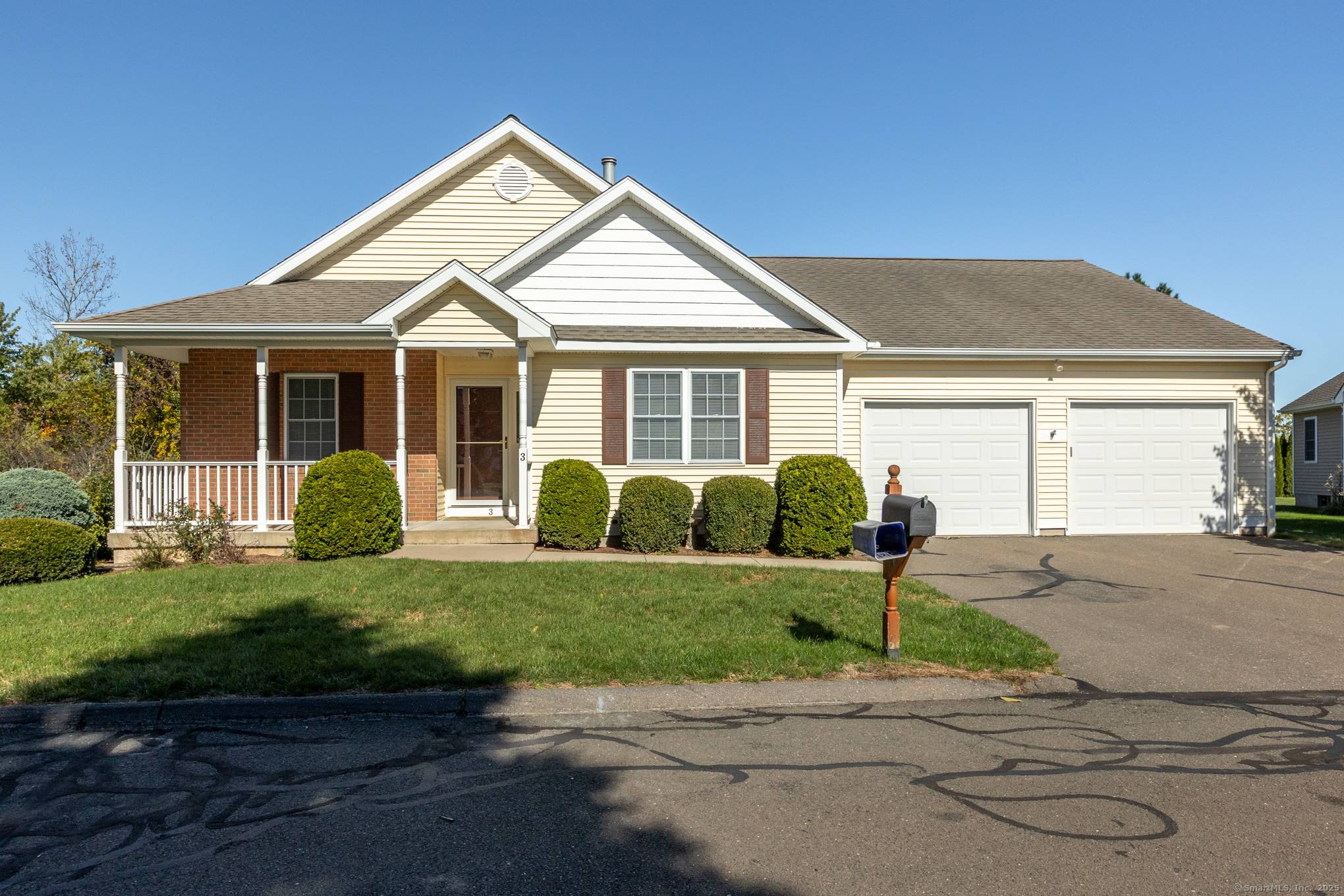 Beautifully maintained 1656 sq.
