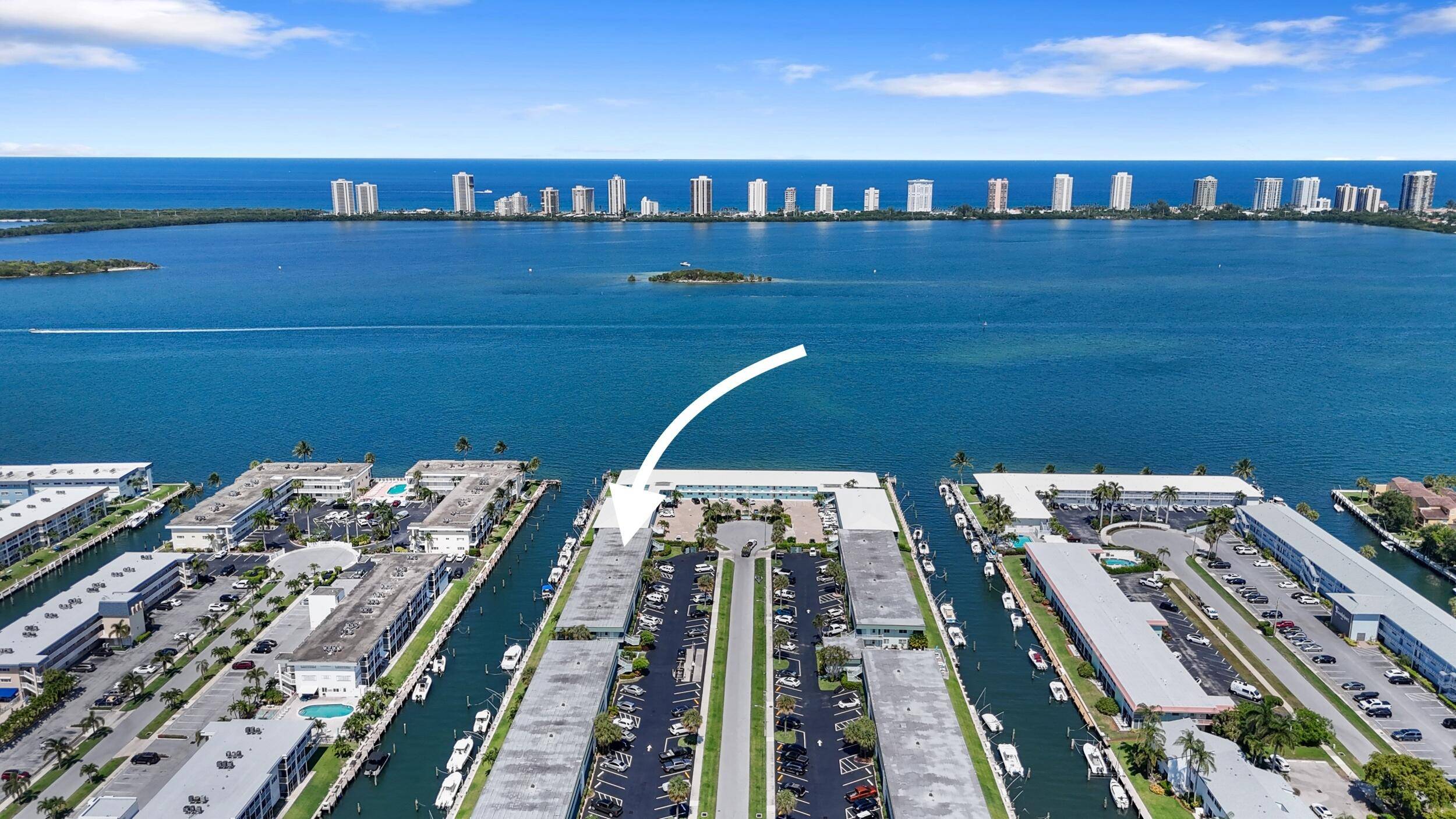 Windor Park is situated along an interior canal just off the intracoastal in the Village of North Palm Beach.
