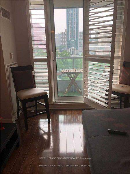 Beautiful Luxury transit oriented Condo In The Heart Of Mississauga.