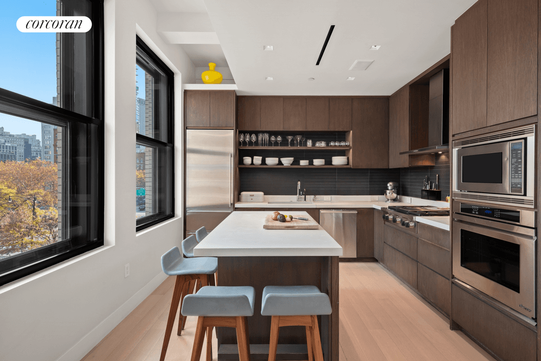 Enchanting open sky views, historic loft proportions and sleek modern design define this sun kissed split four bedroom, three bathroom loft featuring a home office and separate den in a ...