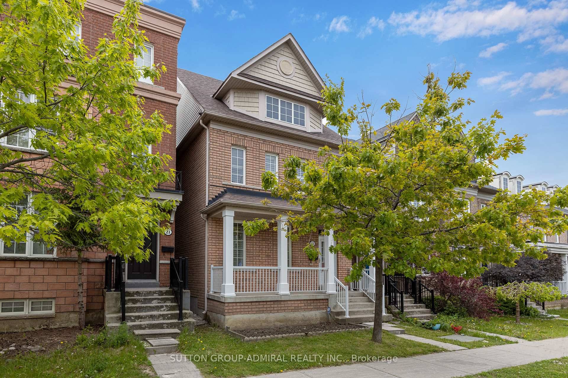 Large Detached 2 Storey over 2000 soft.