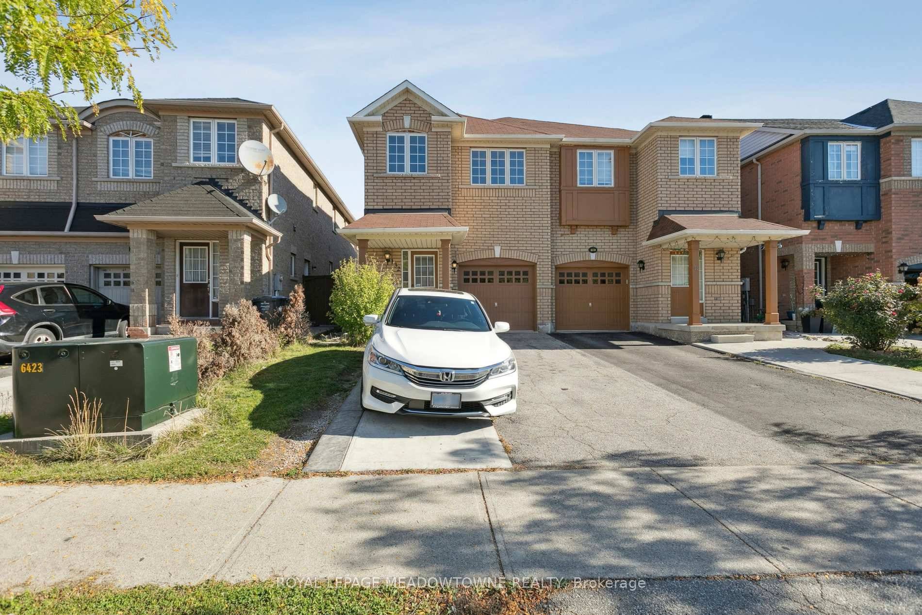 Welcome to this charming two storey semi detached home in highly sought after Bram East.