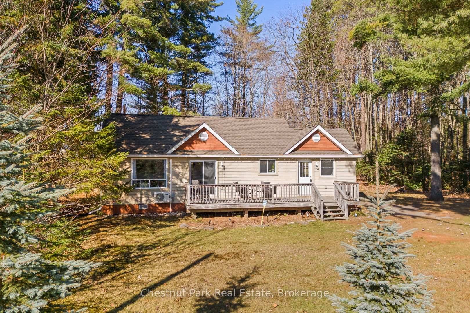 Welcome to this well maintained 2 bedroom, 1 bathroom bungalow in Huntsville, Ontario, an ideal home for anyone seeking easy, comfortable living in a family friendly neighbourhood.