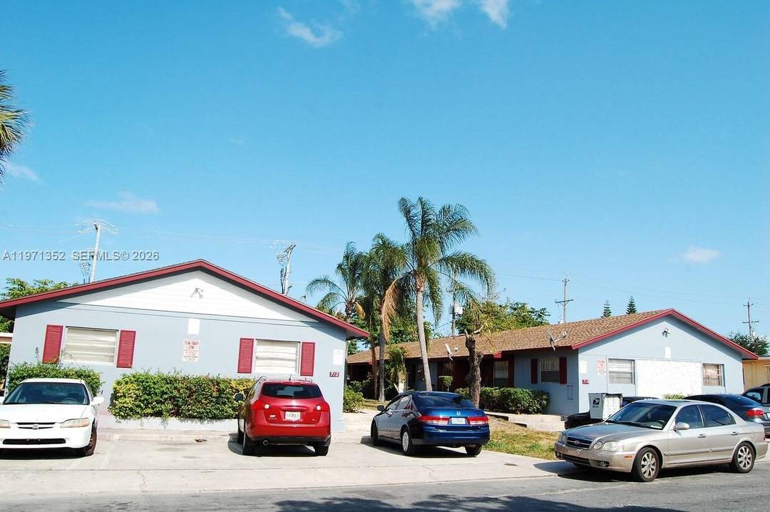 THIS DEAL IS PART OF A 32 UNIT Portfolio comprising of 927 S Pine St, 714 S F, and 805 809 817 821 S H STRONG VALUE ADD PLAY DOUBLE ...