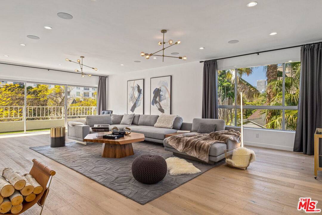 440 N Oakhurst Dr 2BR Beverly Hills Post Office | B.H.P.O. La