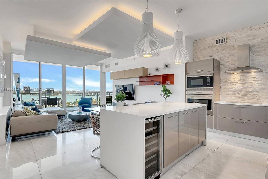 SPECTACULAR UNIT WITH DIRECT BAY VIEWS OF BISCAYNE BAY.